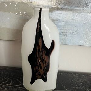 Elegant White and Black Glass Decoration Vase